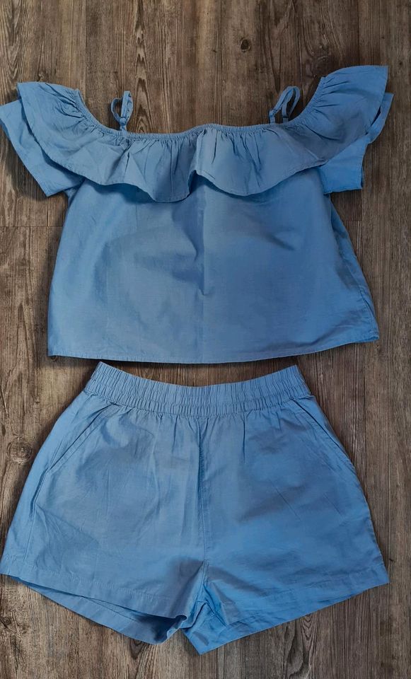 Neu H&M Set aus Shirt/Bluse und kurzer Hose/Shorts Größe 140 in Stralsund