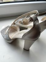 Weiße High Heels Thüringen - Erfurt Vorschau