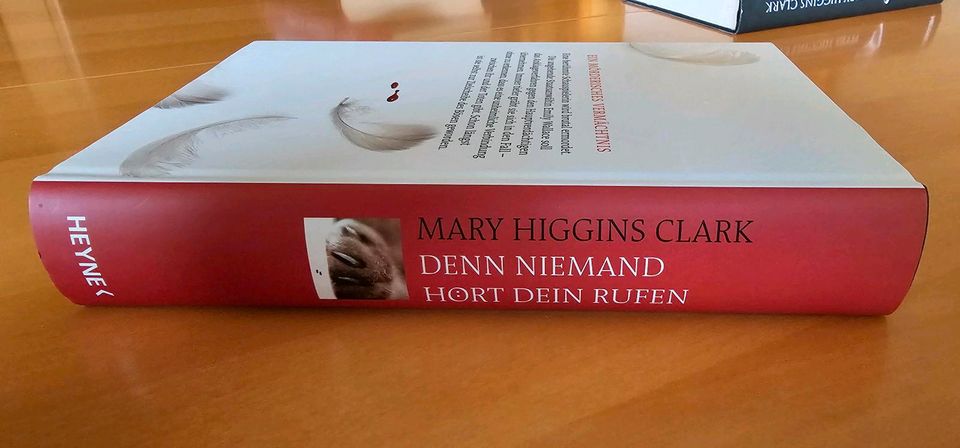 Mary Higgins Clark  -  Denn niemand hört dein Rufen - Thriller in Lübeck