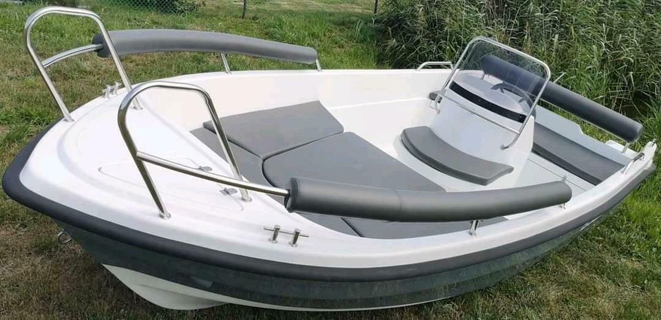 Konsolenboot Motorboot Angelboot 15-40PS Tysk C 450 open in Simonsberg