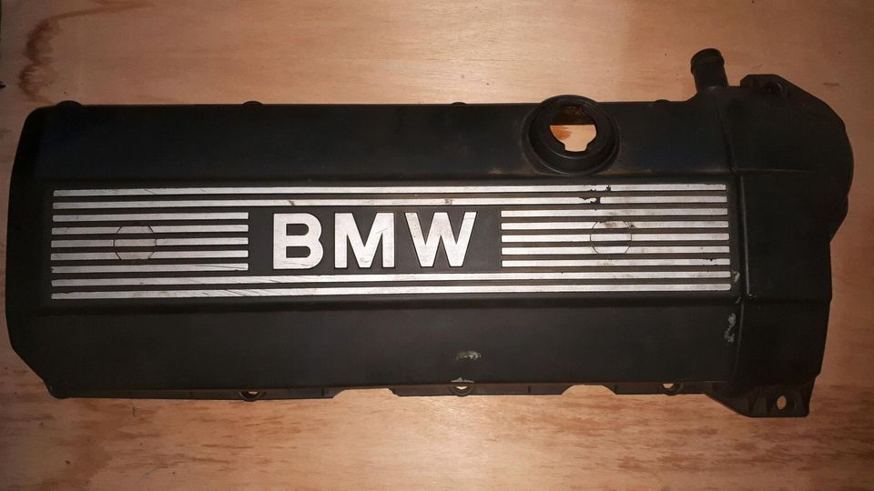 BMW E36 E38 E39 M52 Ventildeckel in Dasing