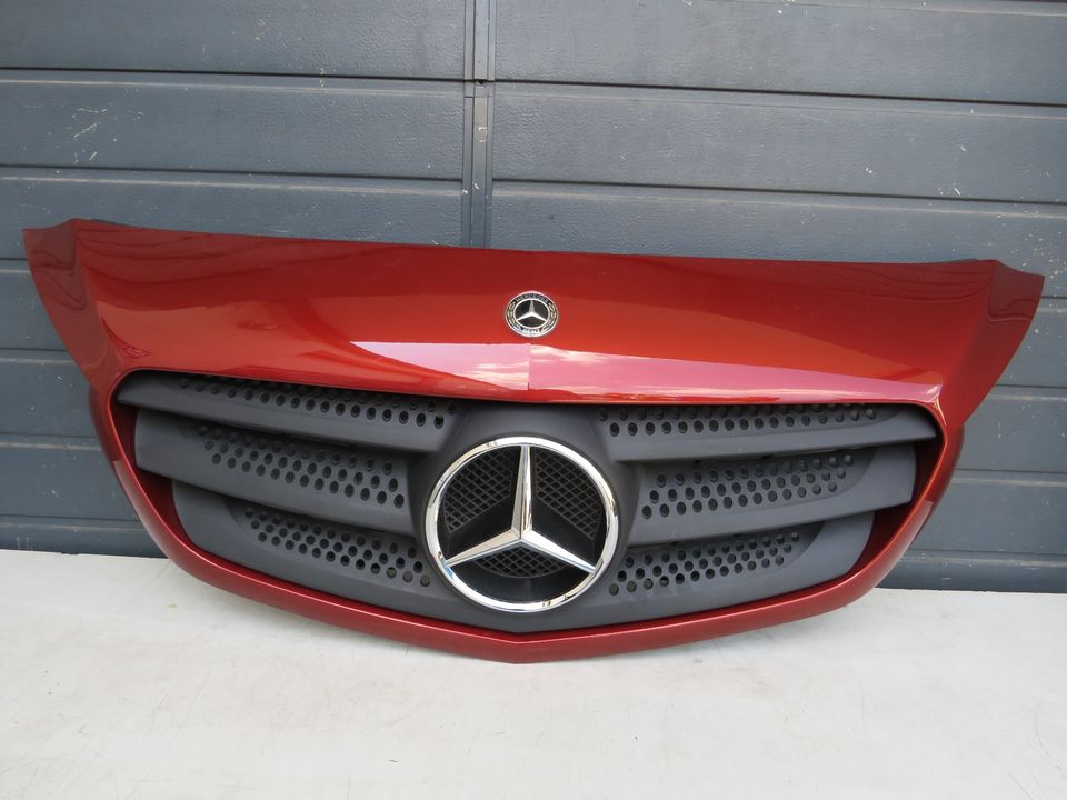 Mercedes Citan W415 Kühlergrill Frontgrill Rot A4158880023 12-21 in Bönnigheim