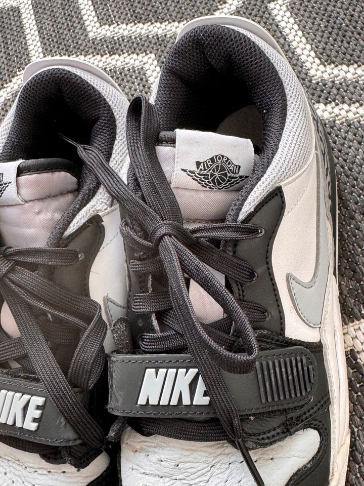 Nike Jordan Sneaker in Nürnberg (Mittelfr)