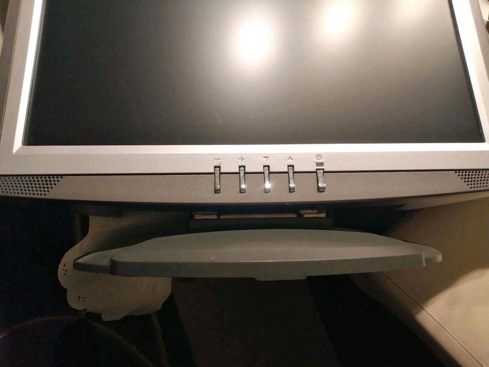 Monitor & Netzteil & HP-Tastatur in Rheinzabern