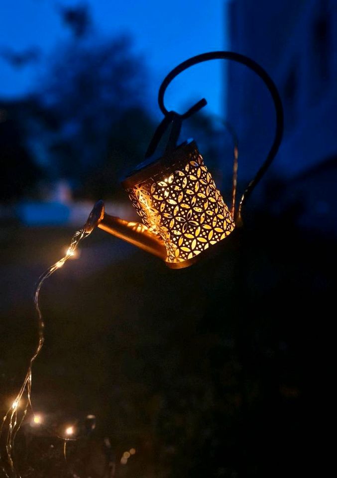 LED Solar Gießkanne + Lichterkette Sensor an/aus Garten Balkon in Dresden