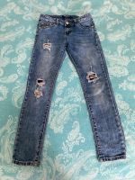 Jeans Bimbo Style mit Rissen Kinderjeans Gr. 10 (140) Jungs Hose Hessen - Dietzenbach Vorschau