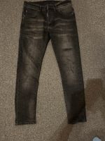 Schwarze Jeans mit paar Löchern in der Größe 32. Bayern - Schwabmünchen Vorschau