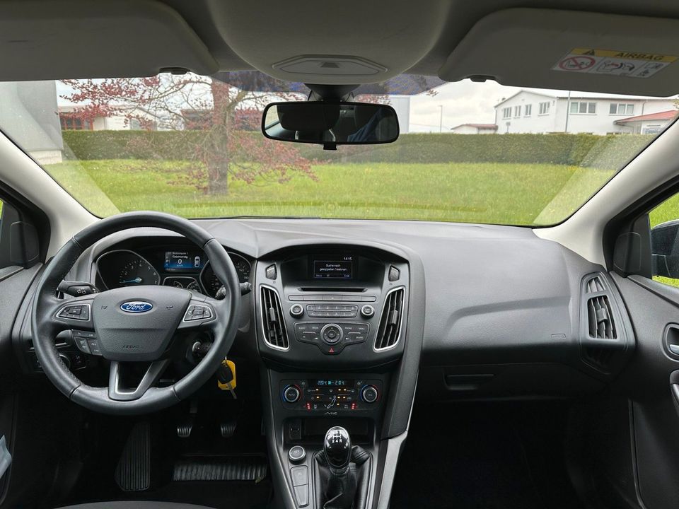 Ford Focus Lim. Business BLUETOOTH WINTERRÄDER SHZ in Unterschneidheim