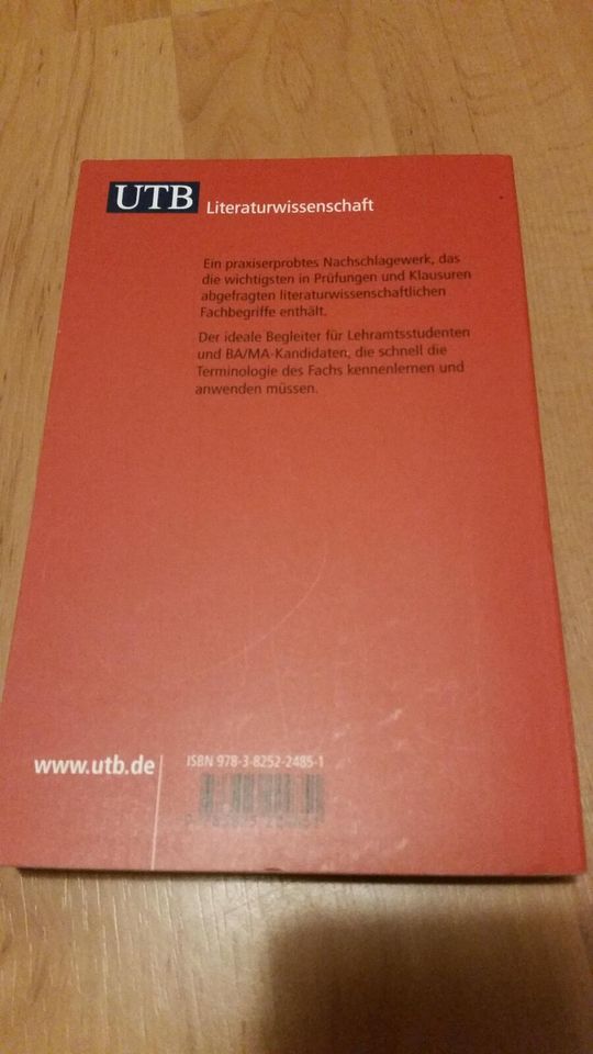U. Spörl: Basislexikon Literaturwissenschaft (2.Aufl., UTB Verlag in Großenkneten