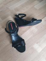 Prada keilabsatz lack schwarz sandalen Schuhe Nordrhein-Westfalen - Bad Driburg Vorschau