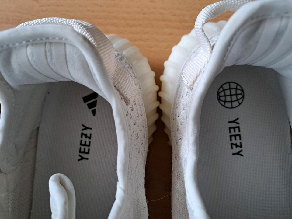 Adidas Yeezy Boost 350 V2 weiß Gr. 42 2/3.  1x getragen in Freudenberg (Oberpfalz)