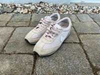 Rosa Nike Sneaker Gr. 42 / altrosa / hell Sachsen - Taucha Vorschau