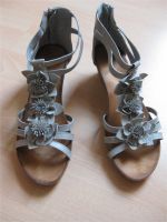 Sandalen mit Keilabsatz Gr.38 grau mit Blüten, Jumex Bayern - Egglham Vorschau