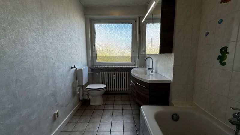 ** MAINZ-MÜNCHFELD mit SÜDWEST BALKON UND STELLPLATZ** immobilien-lindstedt.de in Mainz