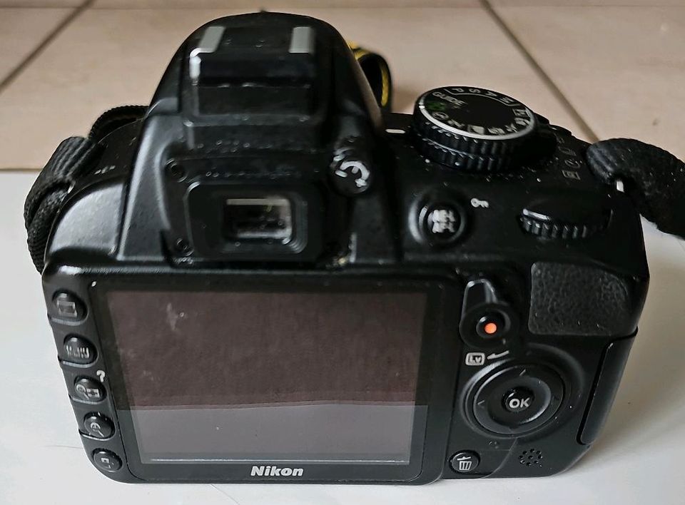 Spiegelreflexkamera Nikon D3100 Body Defekt zur  Teilegewinnung in Freudenstadt