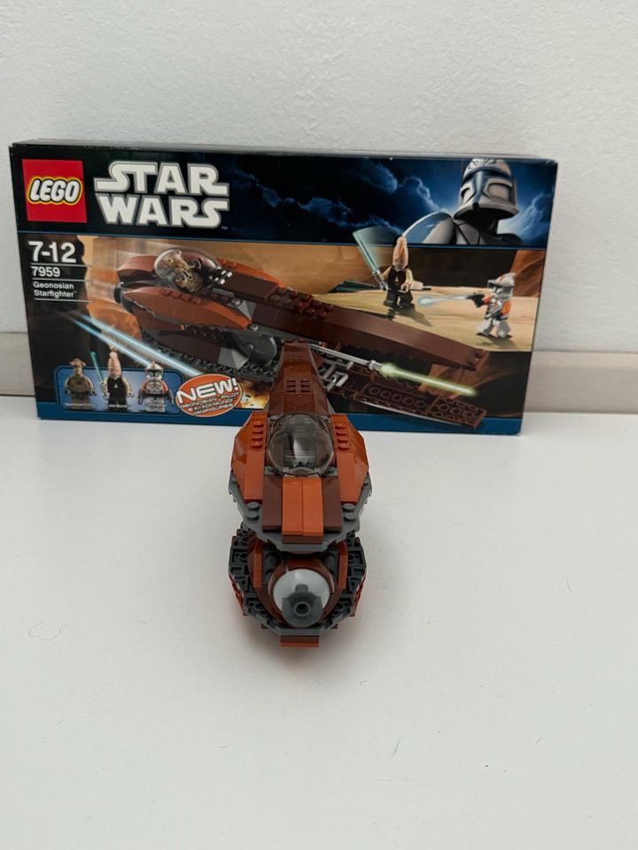 Lego Star Wars 7959 mit OVP + Bauanl. in Staufen im Breisgau