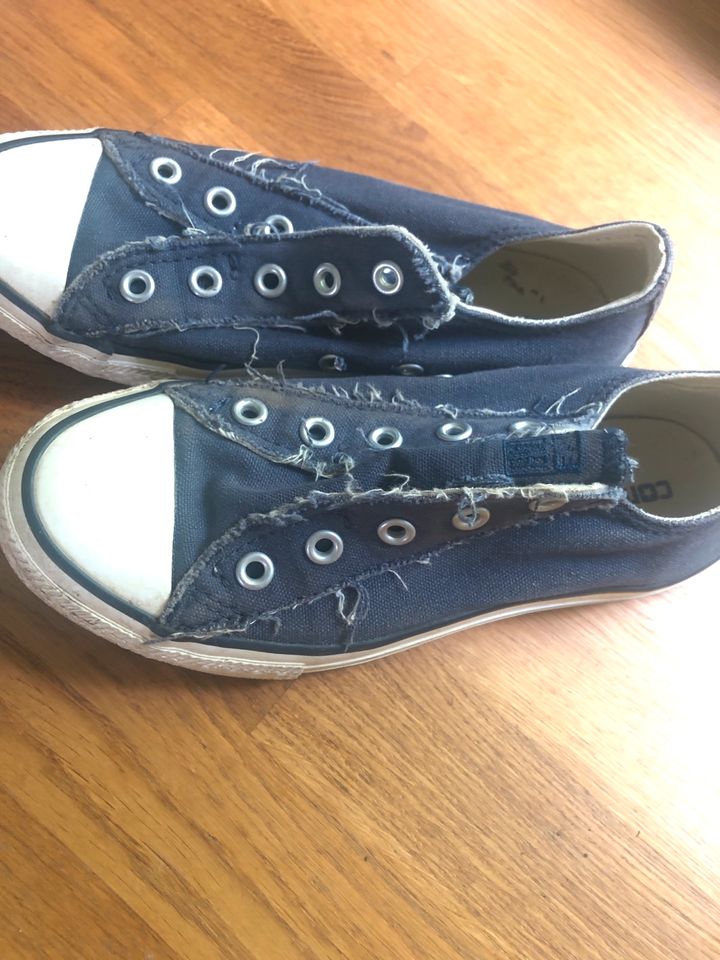 Kinderschuh Chucks Converse Geösse 33 in Starnberg