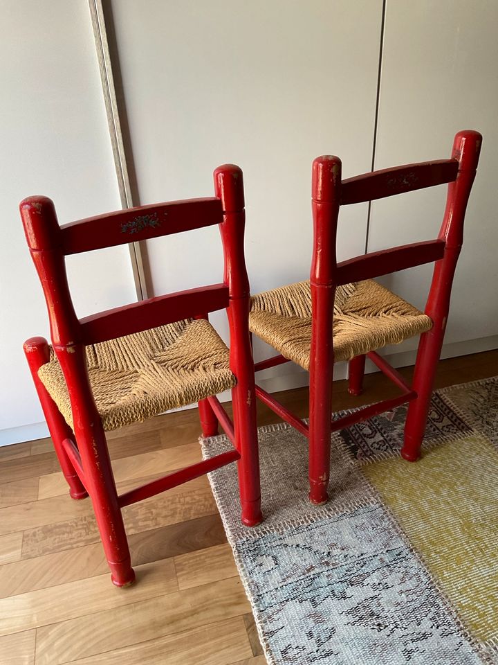 Vintage alte Holz Stühle Holzstuhl Kinderstuhl 60er Geflecht rot in Oberasbach