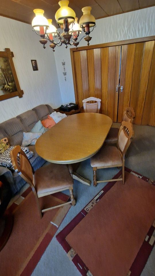 Sitzgruppe Esszimmer - Tisch und 4 Stühle in Lichtenau