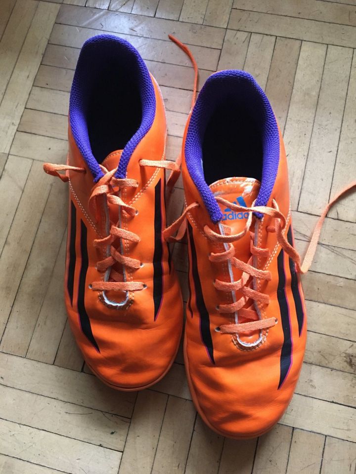 Original adidas Turnschuhe orange, Gr. 36, sehr guter Zustand in Gröbenzell