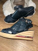 Tommy Hilfiger Sandale Sandalette Wedges Gr. 39 Niedersachsen - Braunschweig Vorschau