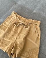 Beige Shorts mit Schleife München - Untergiesing-Harlaching Vorschau