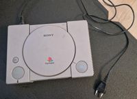 Playstation 1 PS1 mit Stromkabel und Spiel Niedersachsen - Garbsen Vorschau