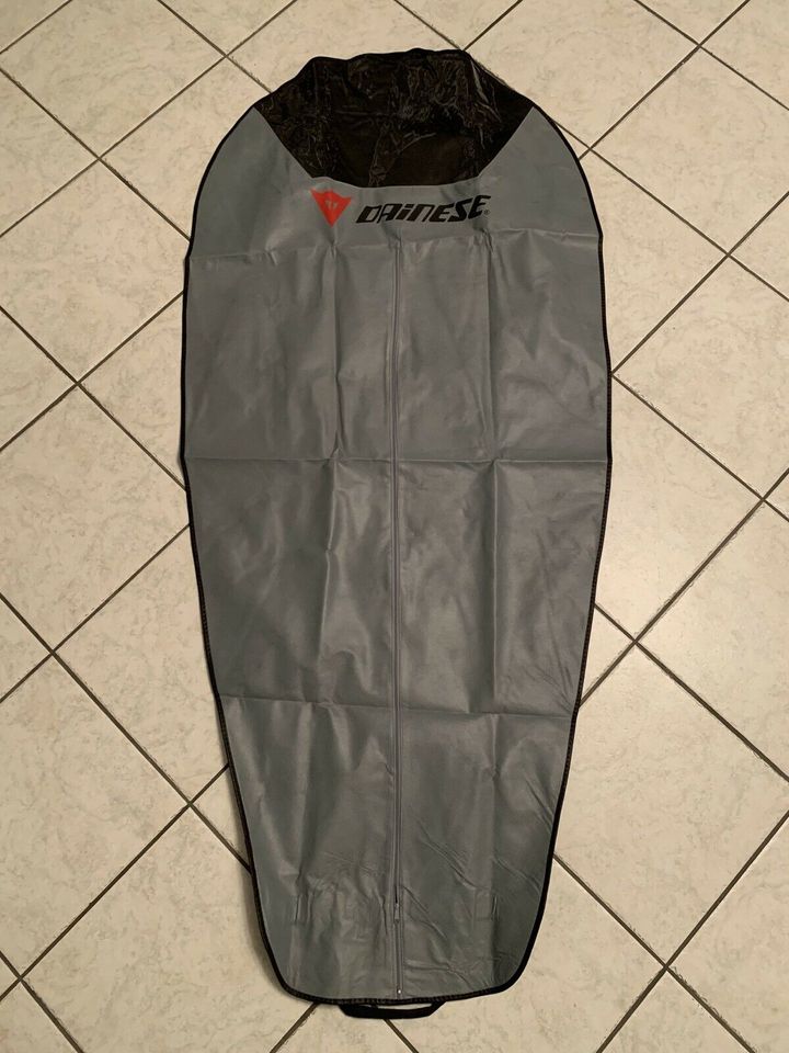 DAINESE Kleidersack Schutzhülle Suit Cover Motorrad Kombi Racing in Düsseldorf