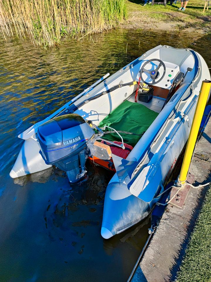 Schlauchboot mit 9,9 PS Yamaha Motor Boot in Havelsee