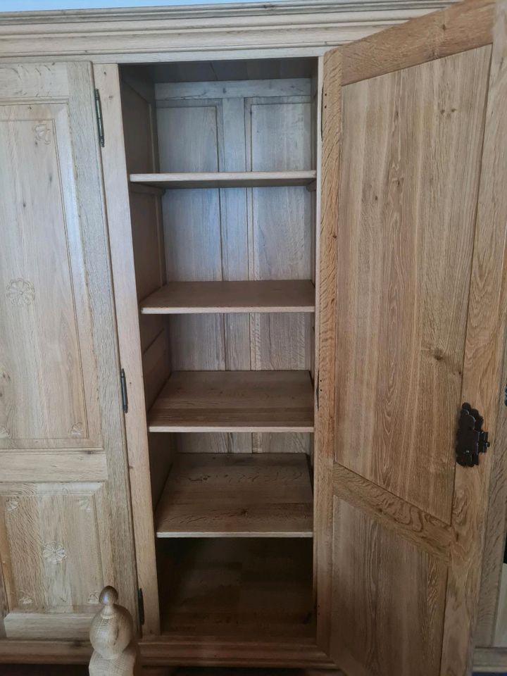 Verkaufe Schlafzimmerschrank. in Velbert