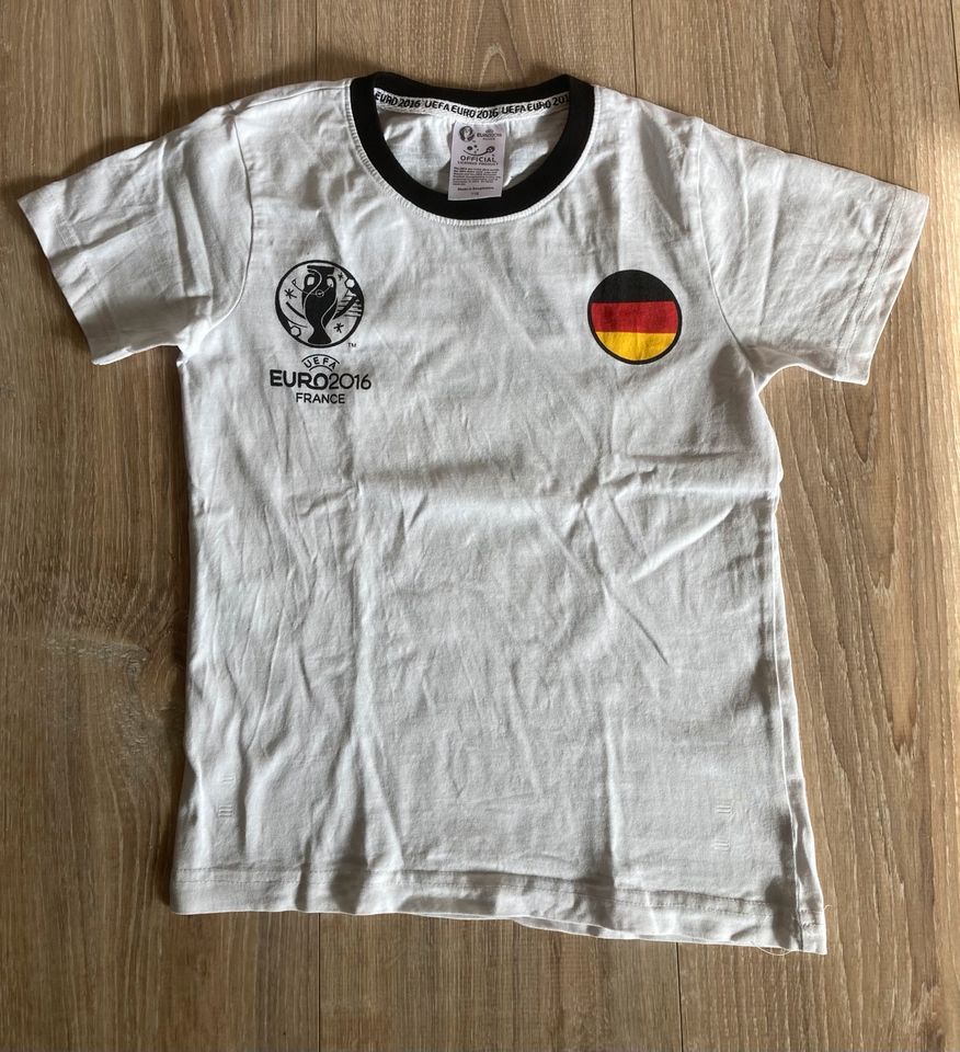 Fußball T-Shirt „Deutschland“ in Größe 116 in Frankfurt am Main
