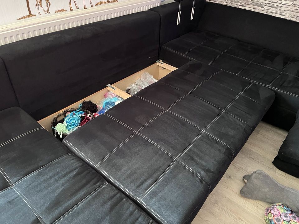 Sofa Wohnlandschaft schwarz 360x220cm mit Kissen ausziehbar in Thum