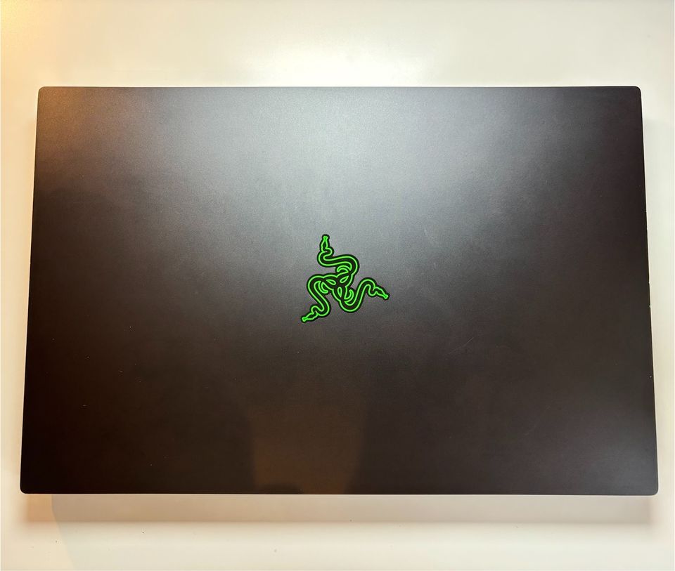 Razer Blade 15 Base Model (2020) mit Razer Gaming-Maus und Tasche in Freiburg im Breisgau