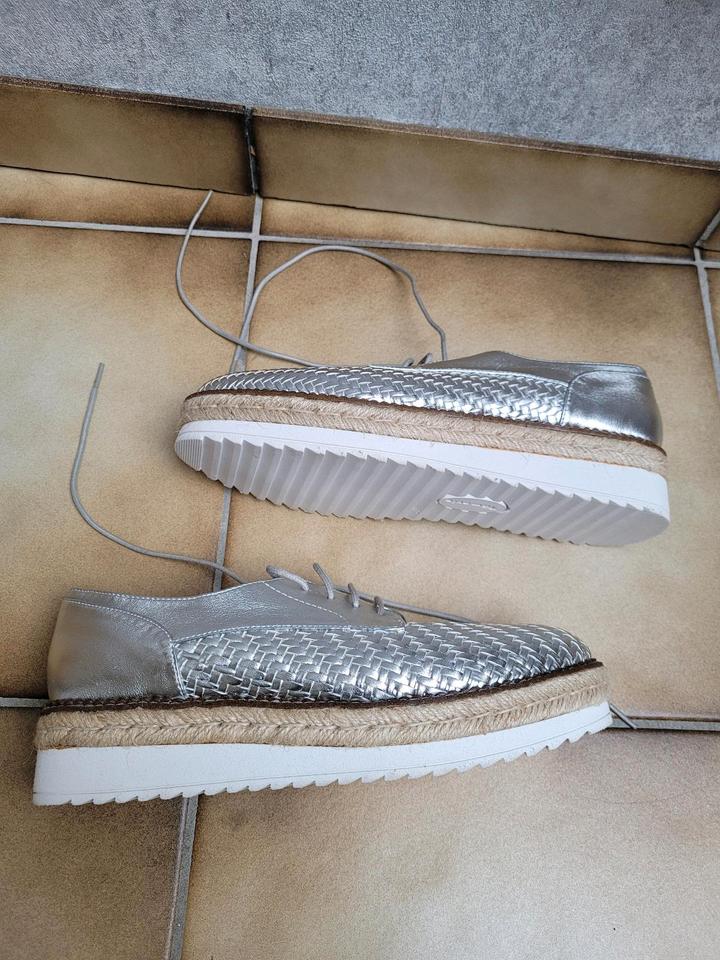 Tamaris Sneaker Gr. 38 39 silber glänzend grau Turnschuhe in Witten