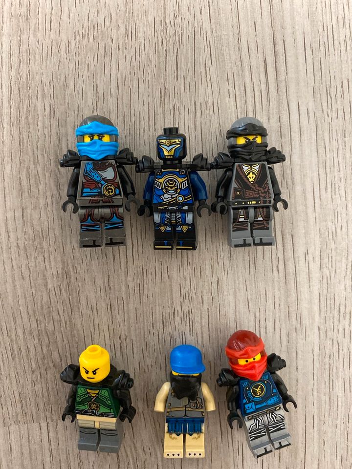 Lego Figuren Ninjago etc ( Nya , Cole , Samurai x ) in Köln