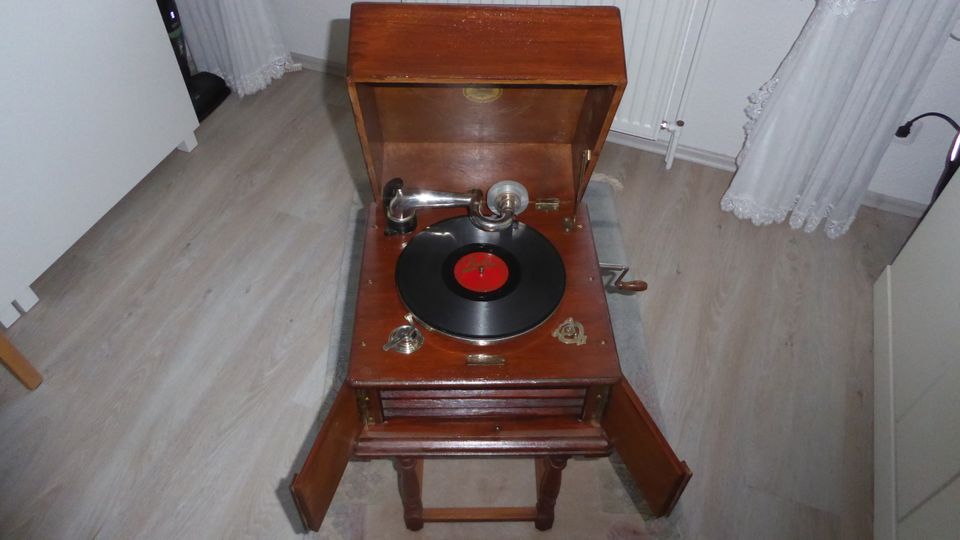 Grammophon, antik in Stelle