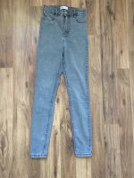 Zara Jeans Grau 34 Sachsen - Riesa Vorschau