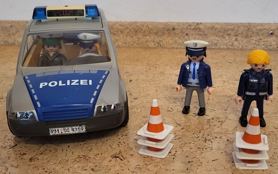 Playmobil Polizeiauto in Adelschlag