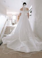 Elegantes Brautkleid aus Seide in ivory mit Schleppe Gr. 42/44 Niedersachsen - Nordhorn Vorschau