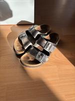 Birkenstock Arizona grau metallic in 39 Schlappen Sandalen Hamburg-Nord - Hamburg Uhlenhorst Vorschau
