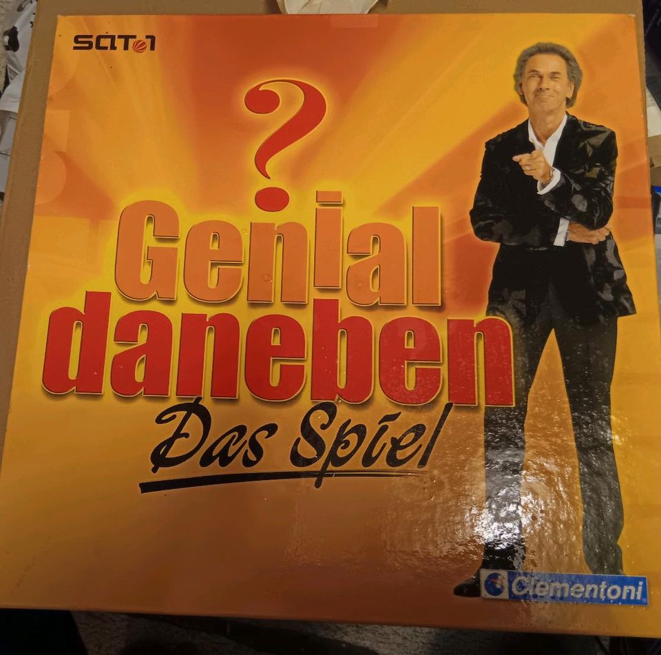 NEUES Genial Daneben Spiel Unbenutzt in Weilheim i.OB