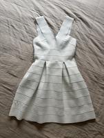 Strukturiertes Kleid mit ausgestelltem Rock Hamburg-Mitte - Hamburg Hammerbrook Vorschau
