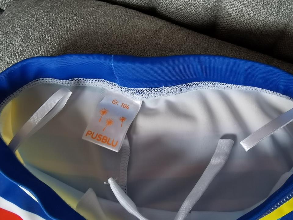 Kinder Badeanzug Größe 74 /80 und Badehose Größe 104, wie NEU in Windeby