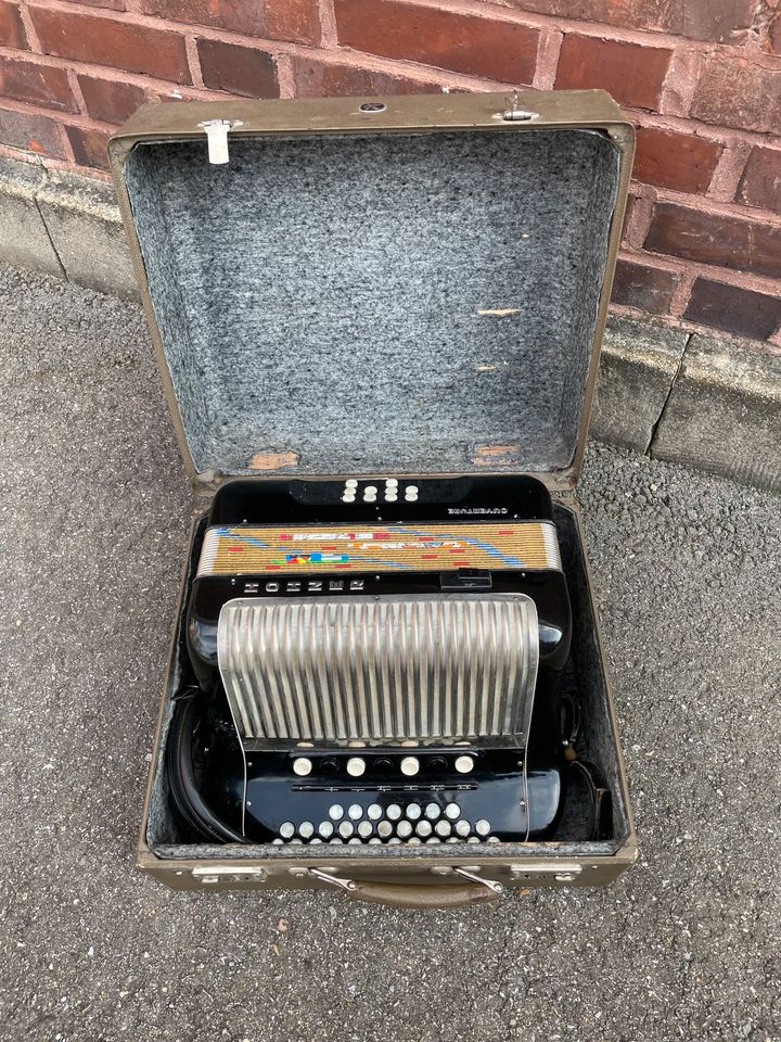 Hohner Ouverture Akkordeon Harmonika mit Koffer in Marbach am Neckar