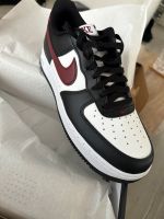 Nike Air Force 1 Black/ Dark Team Red (42,5 bzw. 10,5) Baden-Württemberg - Stutensee Vorschau