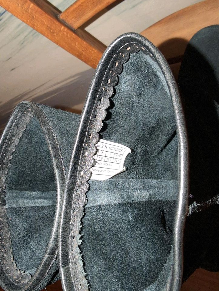 Original UGG Australia Schuhe Wildleder Stiefeletten schwarz 38,5 in Wallmerod