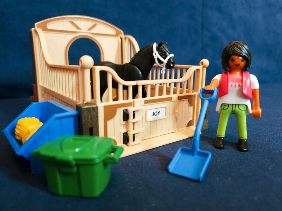 PLAYMOBIL 5519 Country - Friese mit braun-beiger Pferdebox in  Schleswig-Holstein - Norderstedt | Playmobil günstig kaufen, gebraucht oder  neu | eBay Kleinanzeigen ist jetzt Kleinanzeigen