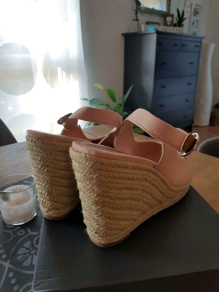 Tommy Hilfiger Sandalen Rose gr. 40 #NEU# in Heusweiler