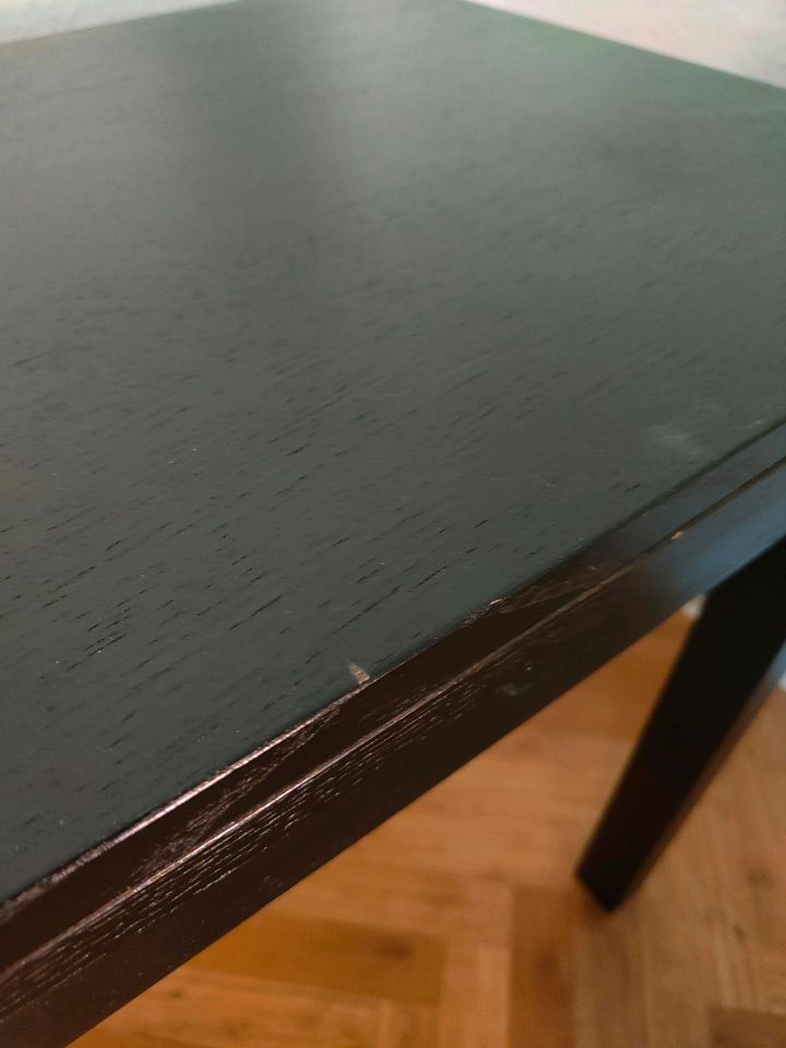 Kleiner Tisch / Esstisch in Lage