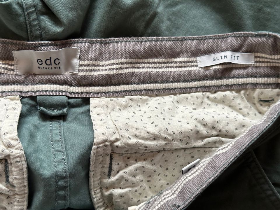 Chino, Hose, edc, Gr. 31/34, slim fit, lindgrün in Horgenzell